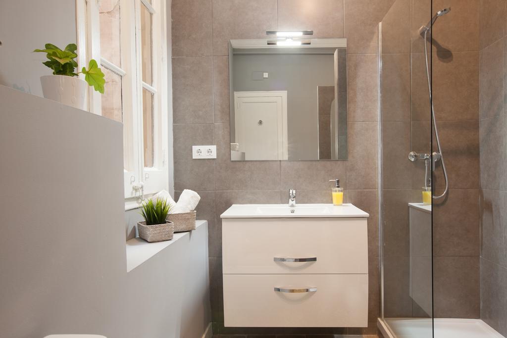 Enjoy Apartments Sofia Барселона Екстериор снимка