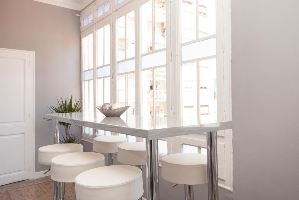 Enjoy Apartments Sofia Барселона Екстериор снимка