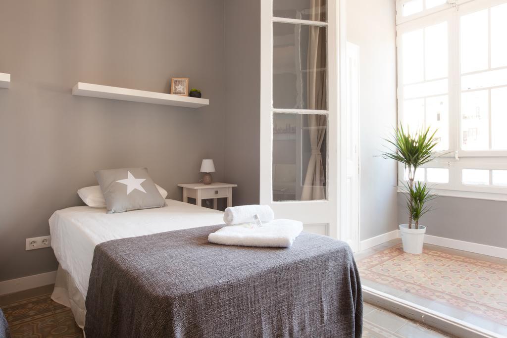 Enjoy Apartments Sofia Барселона Екстериор снимка